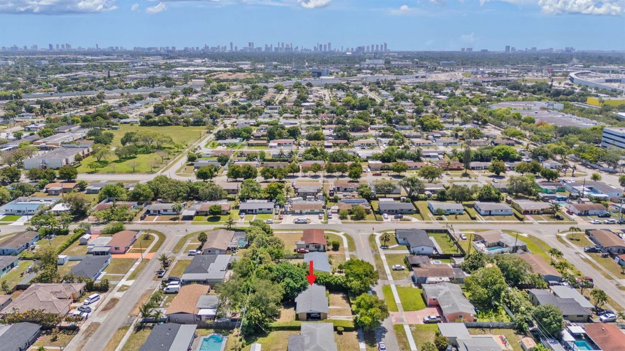 18-web-or-mls-1261 NW 172nd St, Miami, F