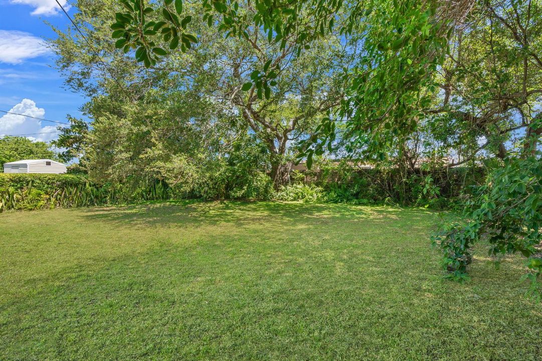 15-web-or-mls-1261 NW 172nd St, Miami, F