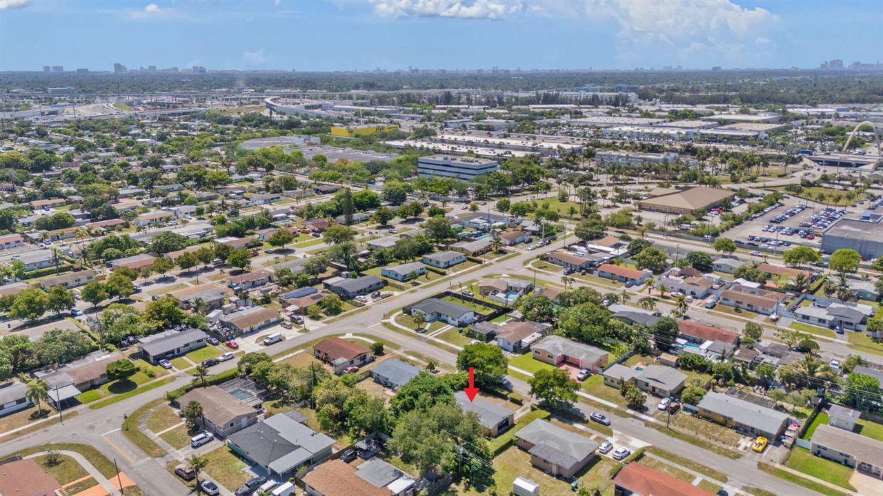 19-web-or-mls-1261 NW 172nd St, Miami, F