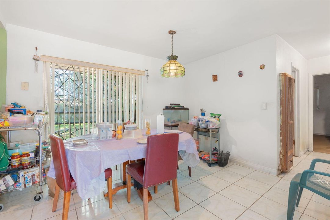 8-web-or-mls-1261 NW 172nd St, Miami, FL