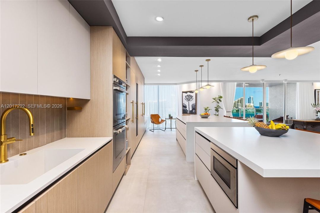 For Sale: $7,988,888 (6 beds, 6 baths, 6141 Square Feet)