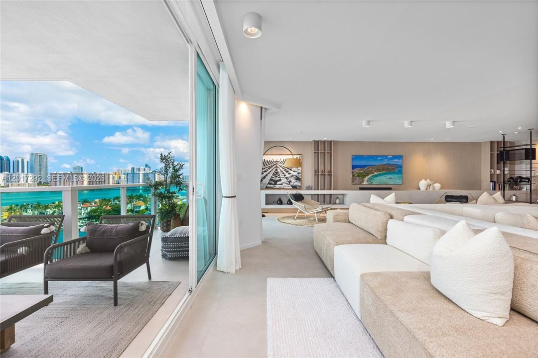 For Sale: $7,988,888 (6 beds, 6 baths, 6141 Square Feet)