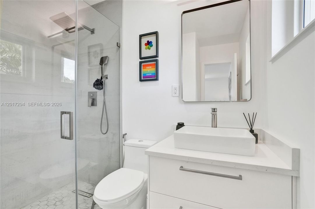 For Sale: $675,000 (2 beds, 2 baths, 1321 Square Feet)