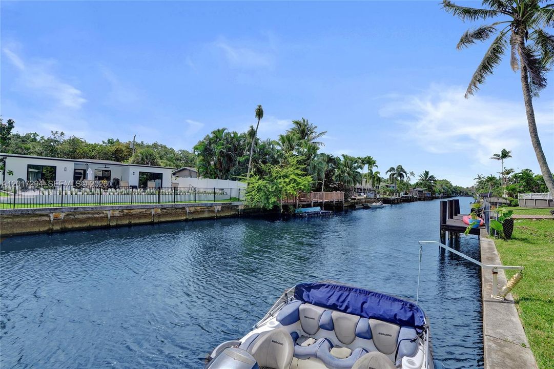 For Sale: $675,000 (2 beds, 2 baths, 1321 Square Feet)