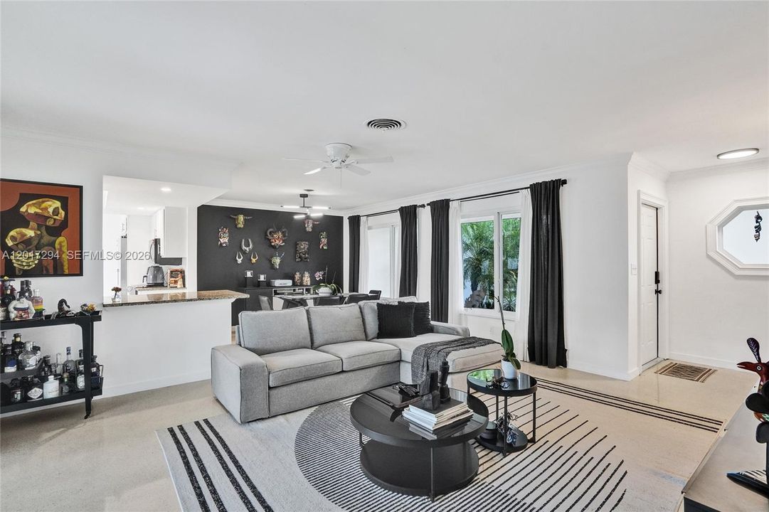 For Sale: $675,000 (2 beds, 2 baths, 1321 Square Feet)