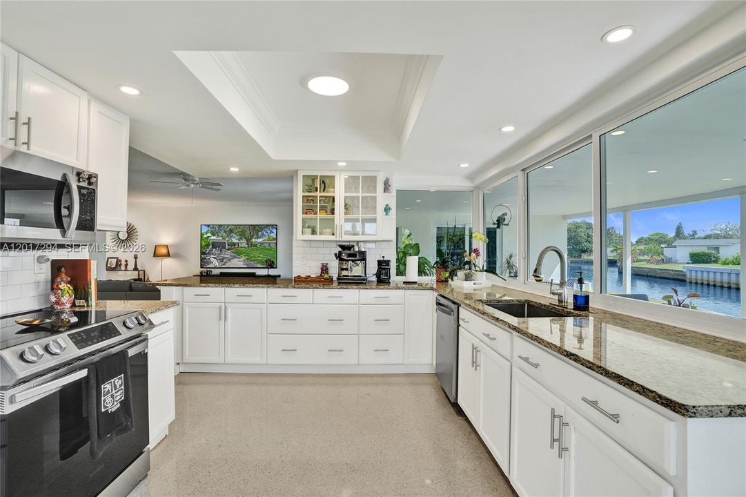 For Sale: $675,000 (2 beds, 2 baths, 1321 Square Feet)