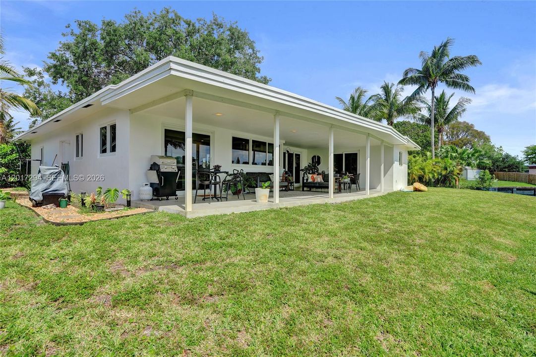 For Sale: $675,000 (2 beds, 2 baths, 1321 Square Feet)