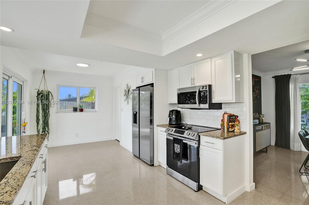 For Sale: $675,000 (2 beds, 2 baths, 1321 Square Feet)