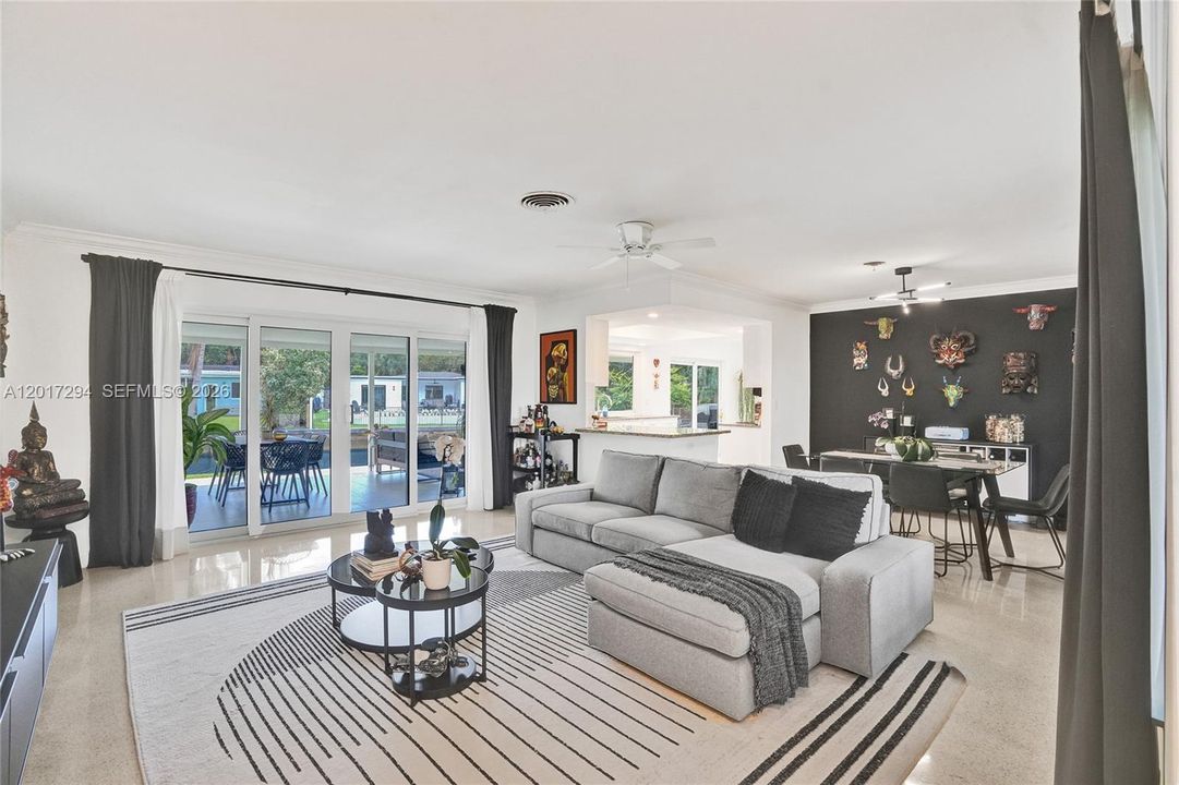 For Sale: $675,000 (2 beds, 2 baths, 1321 Square Feet)