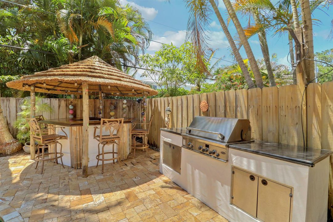 Tiki Bar & Summer Kitchen