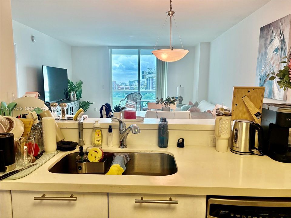 En Venta: $399,900 (1 camas, 1 baños, 842 Pies cuadrados)