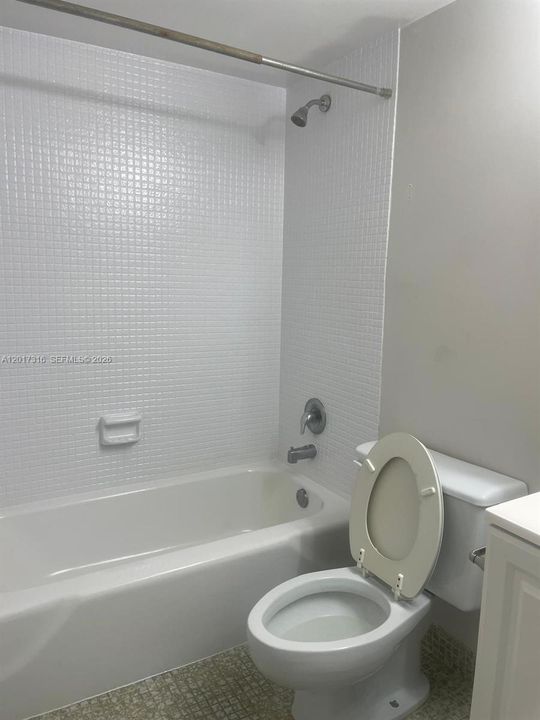 На продажу: $245,000 (2 спален, 2 ванн, 960 Квадратных фут)