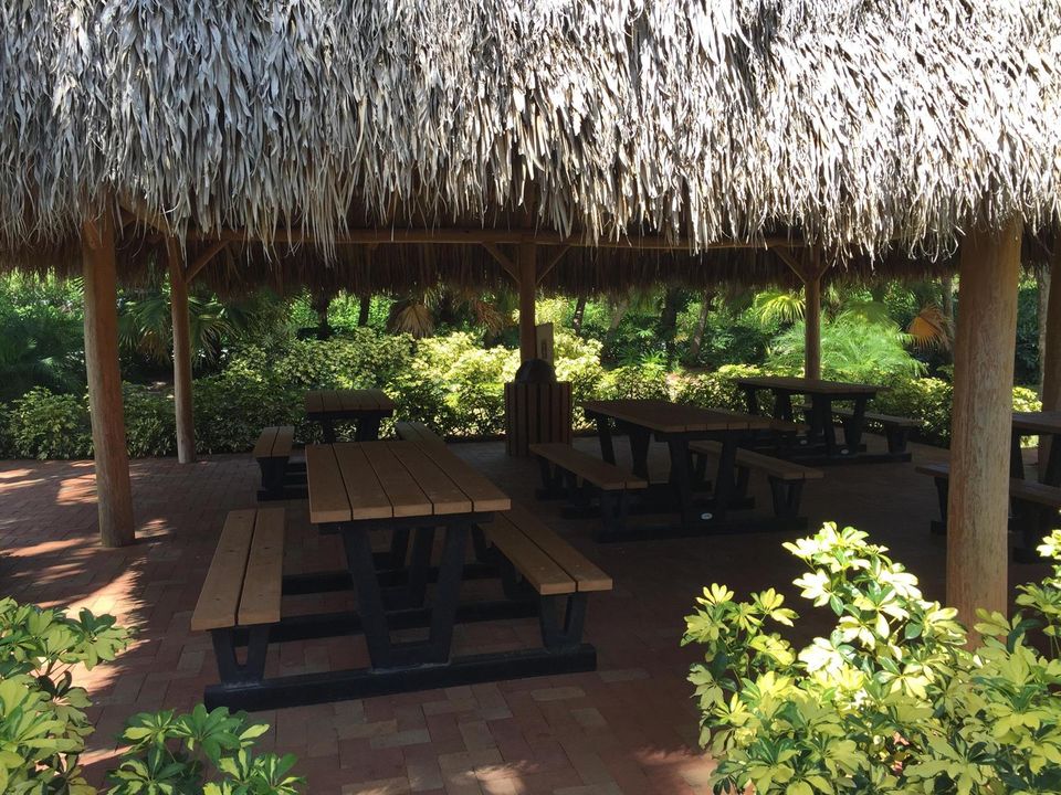 tiki hut