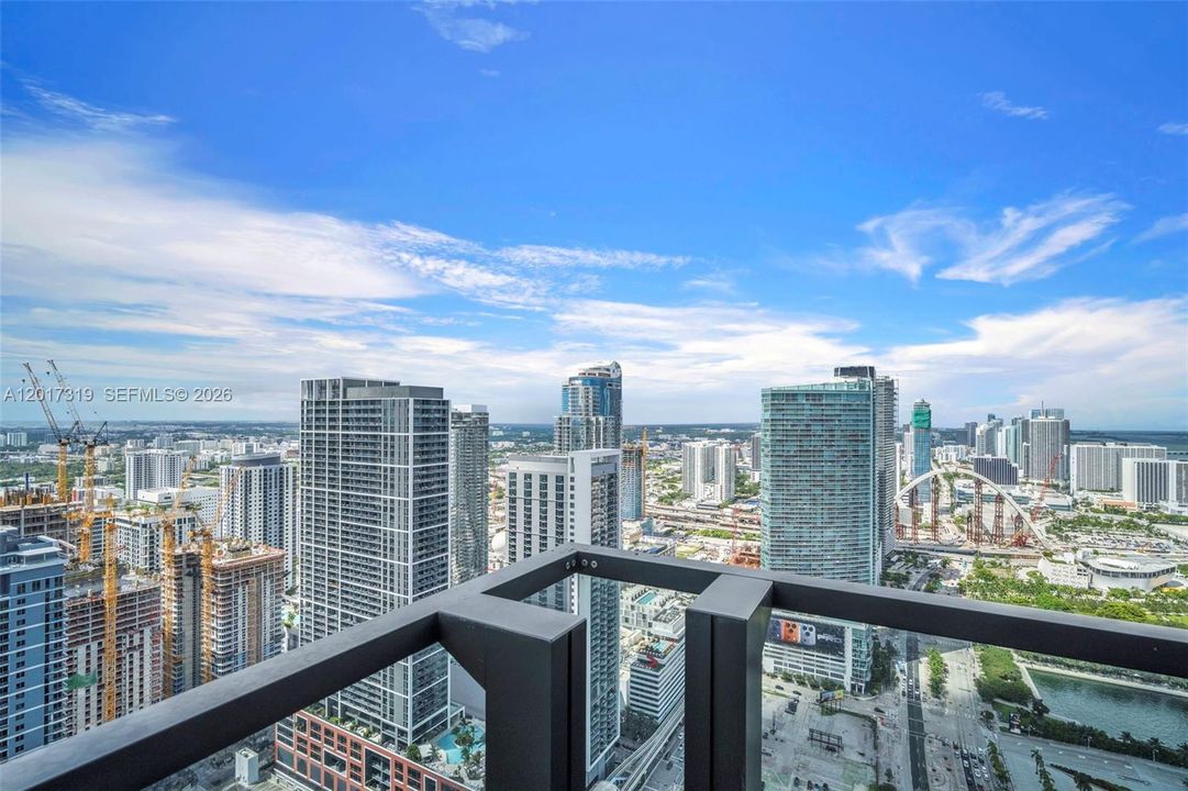 En Venta: $1,650,000 (3 camas, 3 baños, 1150 Pies cuadrados)