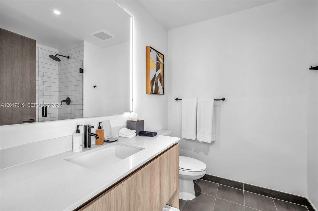En Venta: $1,650,000 (3 camas, 3 baños, 1150 Pies cuadrados)