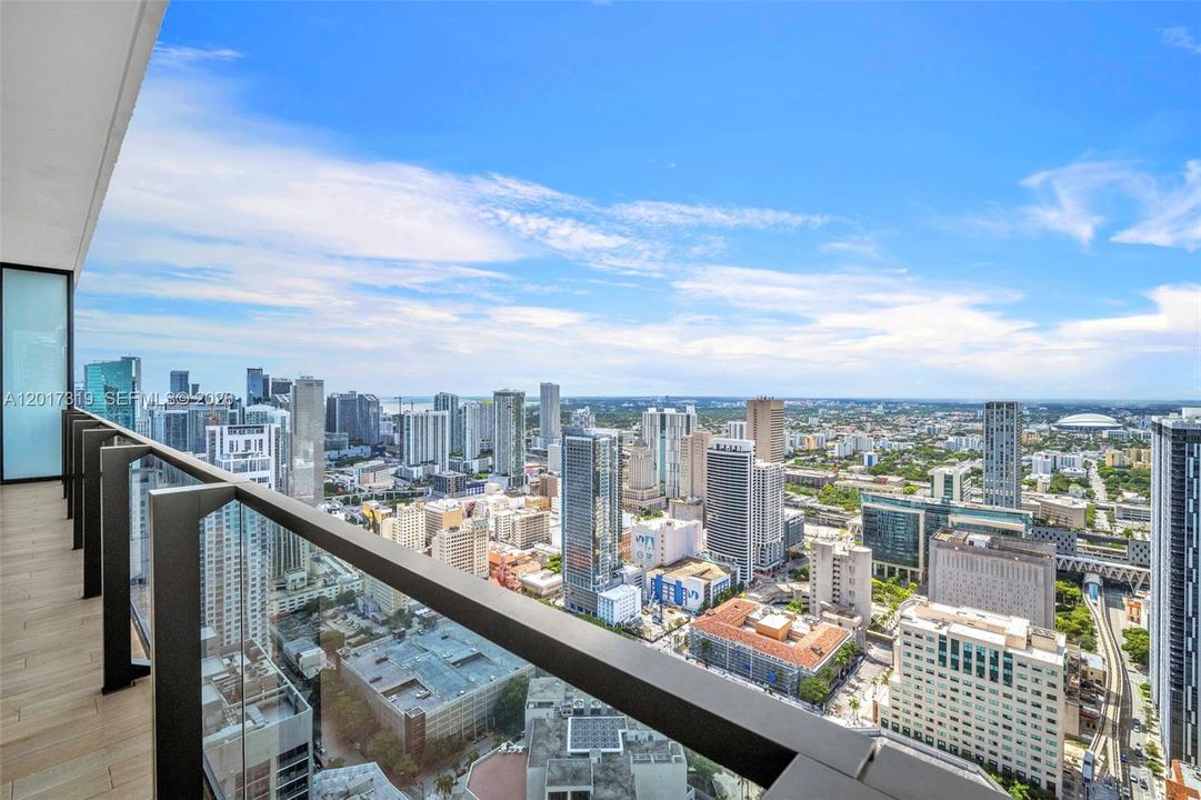 En Venta: $1,650,000 (3 camas, 3 baños, 1150 Pies cuadrados)