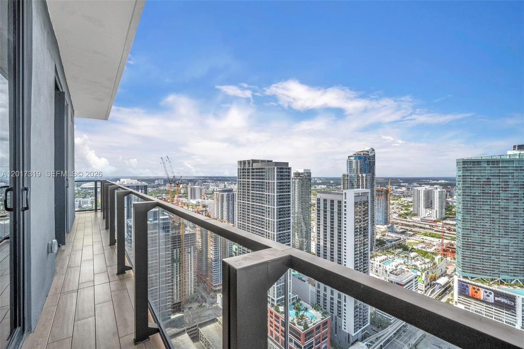 En Venta: $1,650,000 (3 camas, 3 baños, 1150 Pies cuadrados)