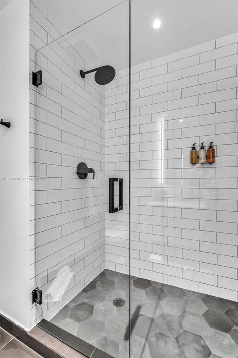 En Venta: $1,650,000 (3 camas, 3 baños, 1150 Pies cuadrados)