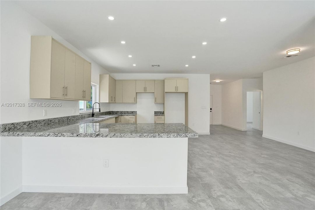 En Venta: $535,000 (3 camas, 2 baños, 0 Pies cuadrados)