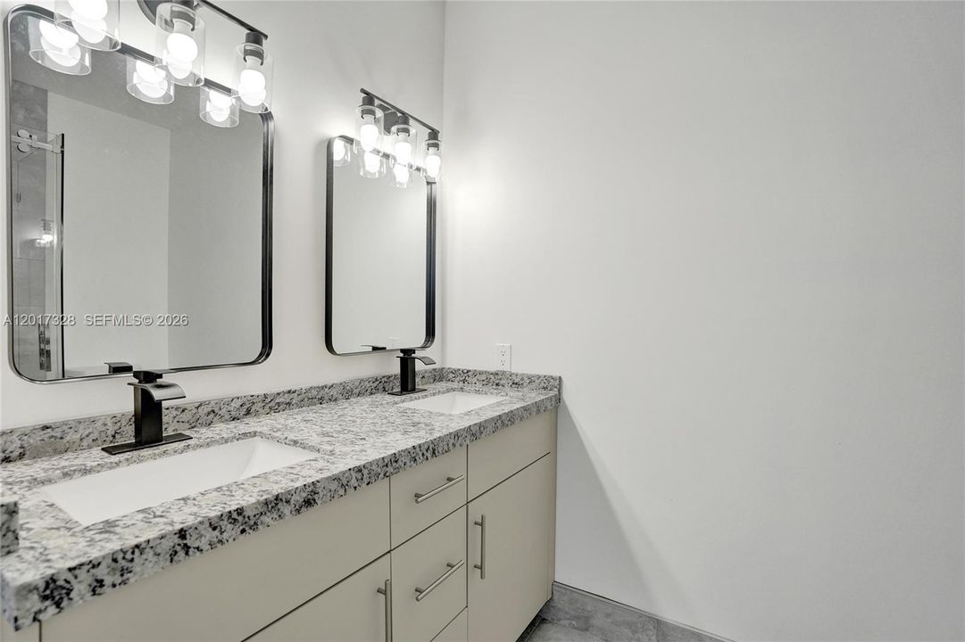 En Venta: $535,000 (3 camas, 2 baños, 0 Pies cuadrados)