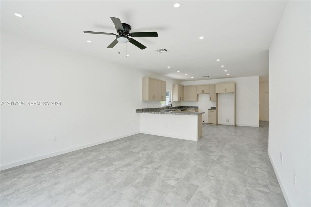 En Venta: $535,000 (3 camas, 2 baños, 0 Pies cuadrados)