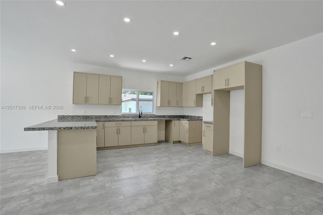 En Venta: $535,000 (3 camas, 2 baños, 0 Pies cuadrados)
