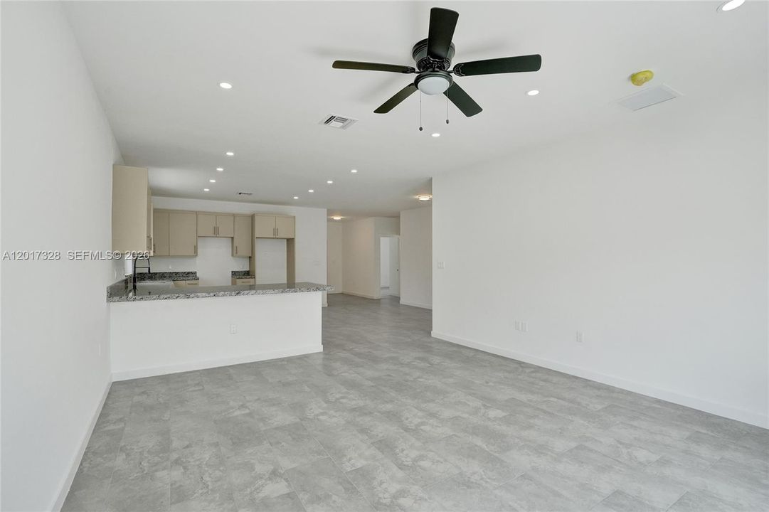 En Venta: $535,000 (3 camas, 2 baños, 0 Pies cuadrados)