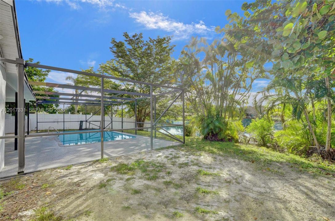For Sale: $675,000 (3 beds, 2 baths, 1560 Square Feet)