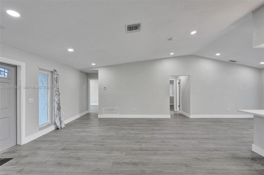 For Sale: $675,000 (3 beds, 2 baths, 1560 Square Feet)