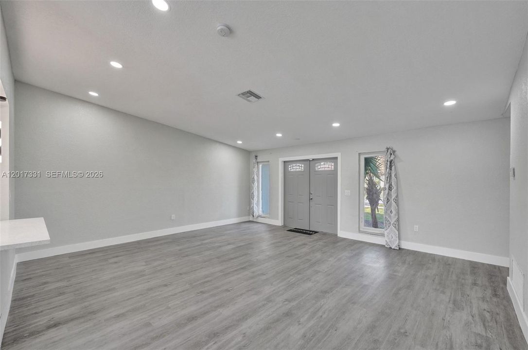 For Sale: $675,000 (3 beds, 2 baths, 1560 Square Feet)