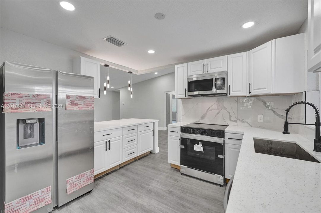 For Sale: $675,000 (3 beds, 2 baths, 1560 Square Feet)
