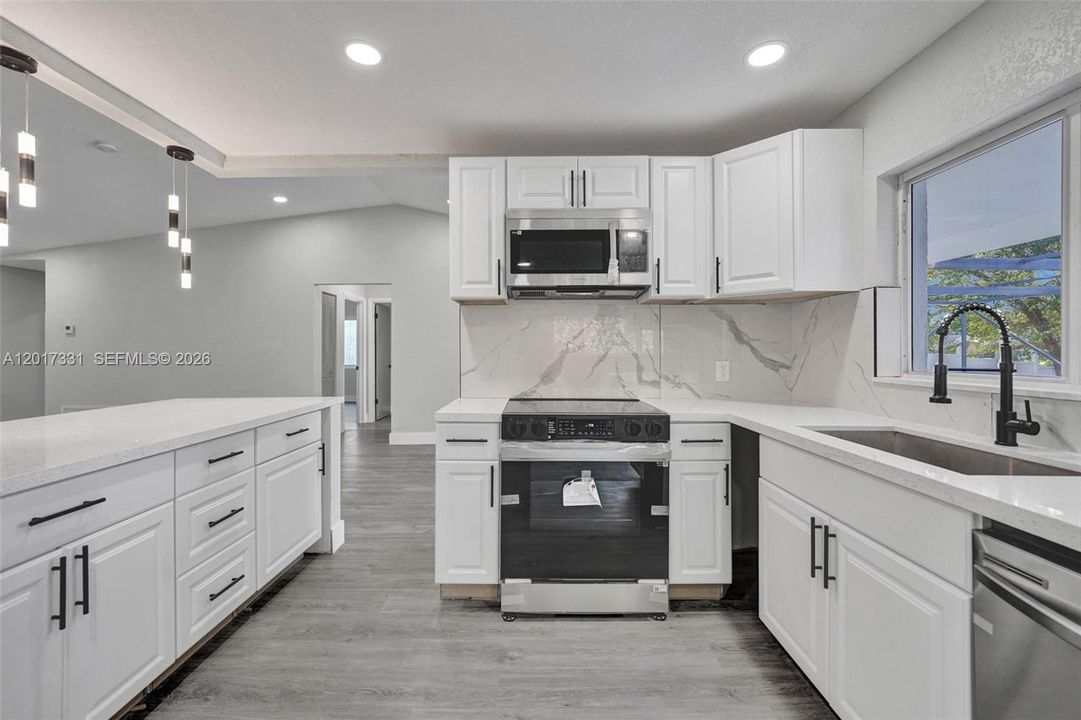 For Sale: $675,000 (3 beds, 2 baths, 1560 Square Feet)