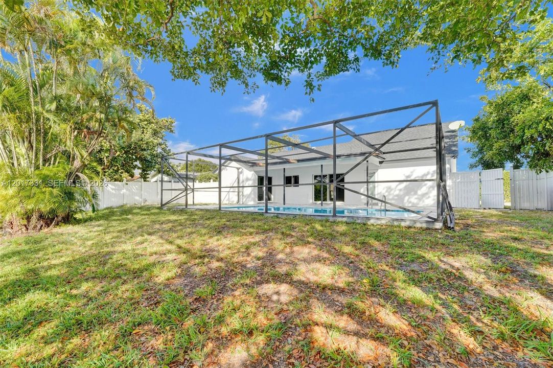 For Sale: $675,000 (3 beds, 2 baths, 1560 Square Feet)