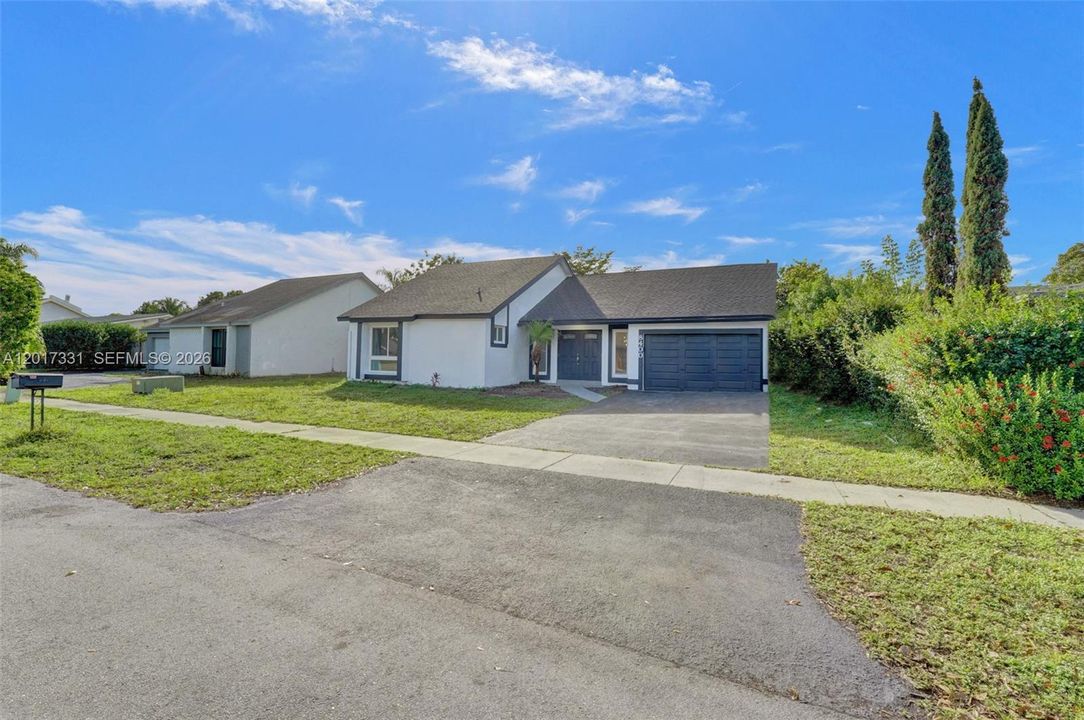 For Sale: $675,000 (3 beds, 2 baths, 1560 Square Feet)