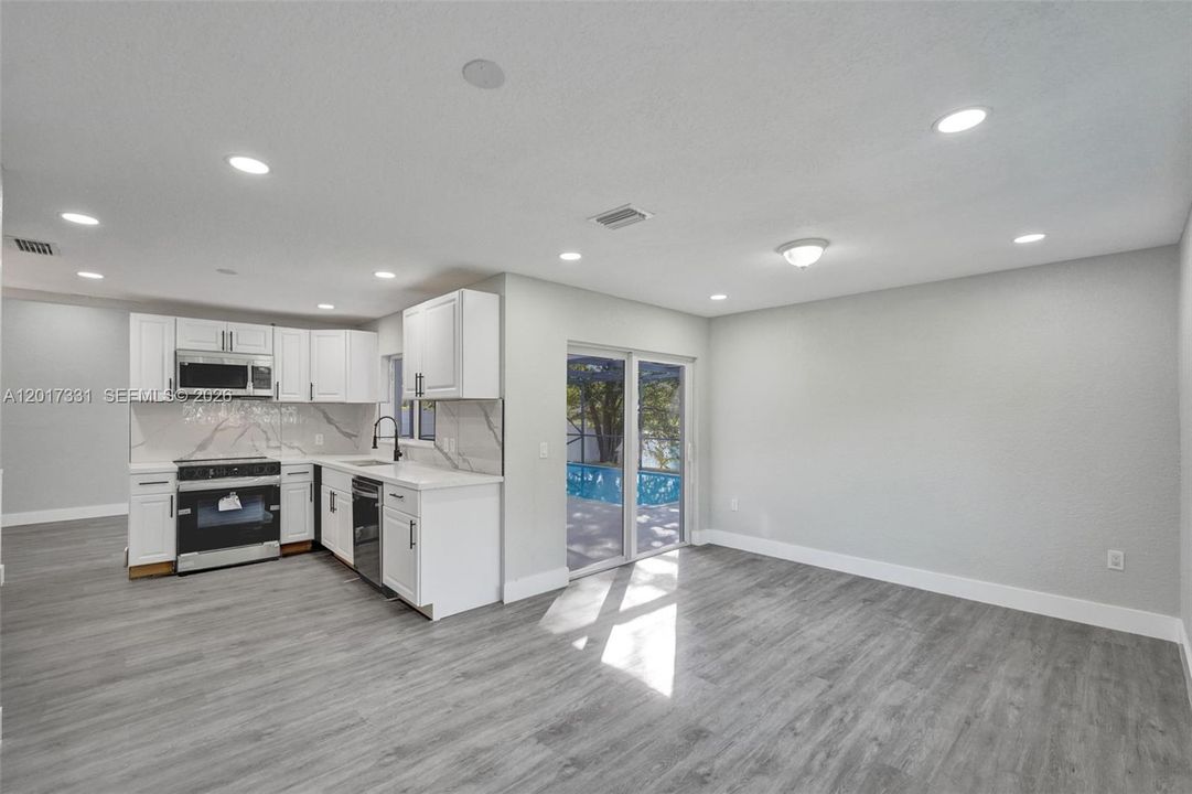 For Sale: $675,000 (3 beds, 2 baths, 1560 Square Feet)
