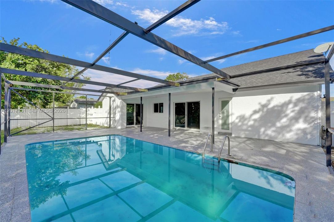 For Sale: $675,000 (3 beds, 2 baths, 1560 Square Feet)