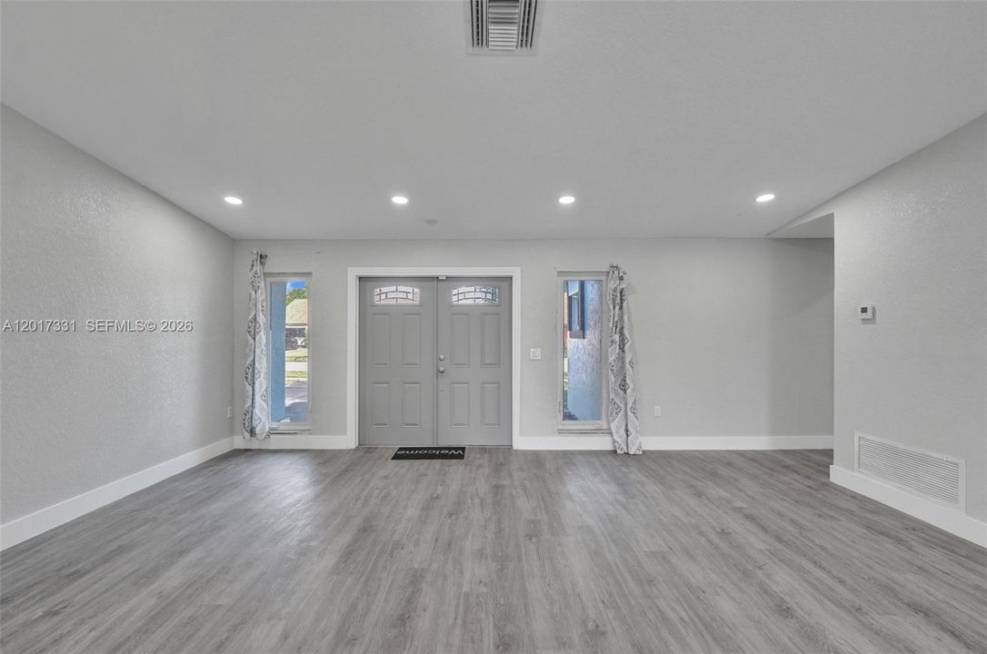 For Sale: $675,000 (3 beds, 2 baths, 1560 Square Feet)