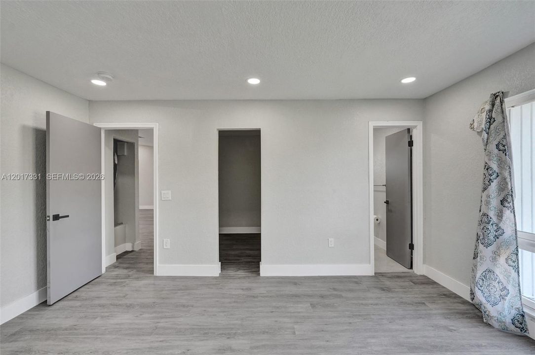 For Sale: $675,000 (3 beds, 2 baths, 1560 Square Feet)