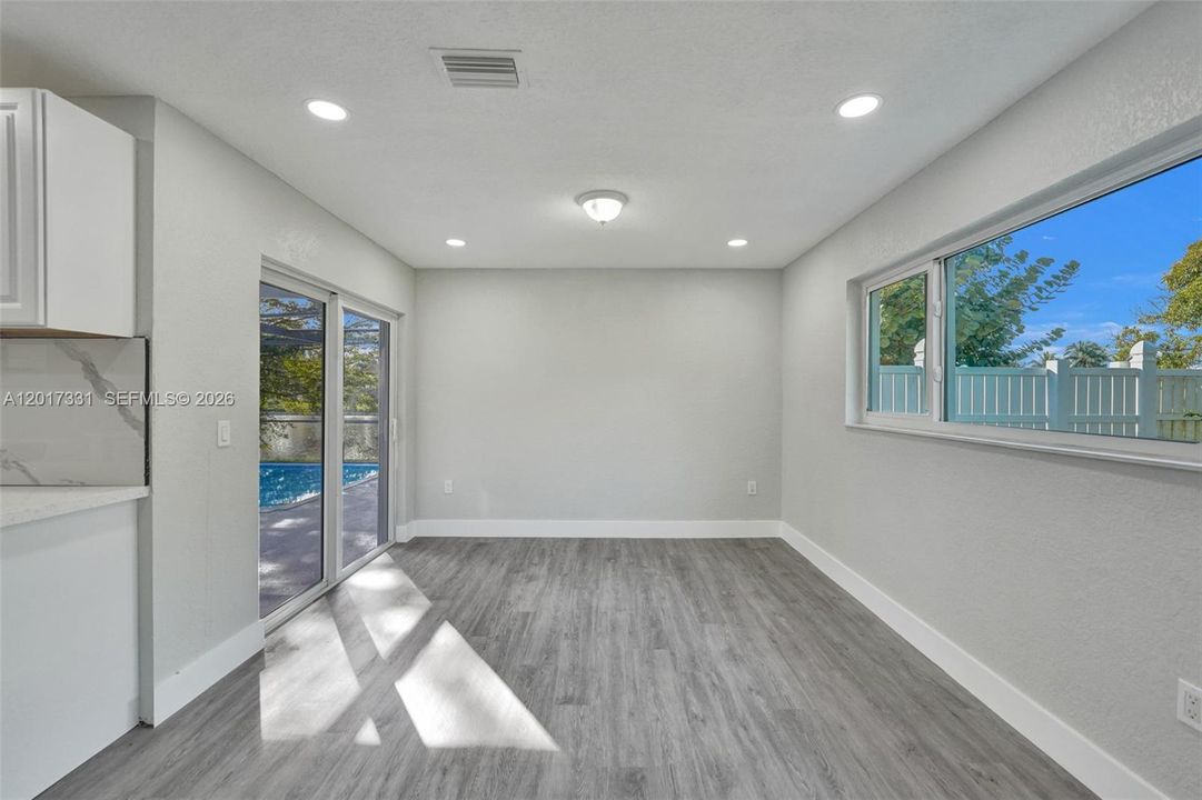 For Sale: $675,000 (3 beds, 2 baths, 1560 Square Feet)