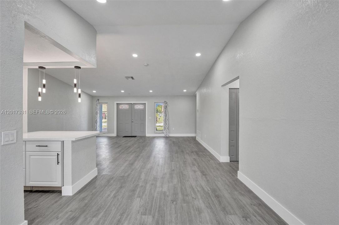 For Sale: $675,000 (3 beds, 2 baths, 1560 Square Feet)