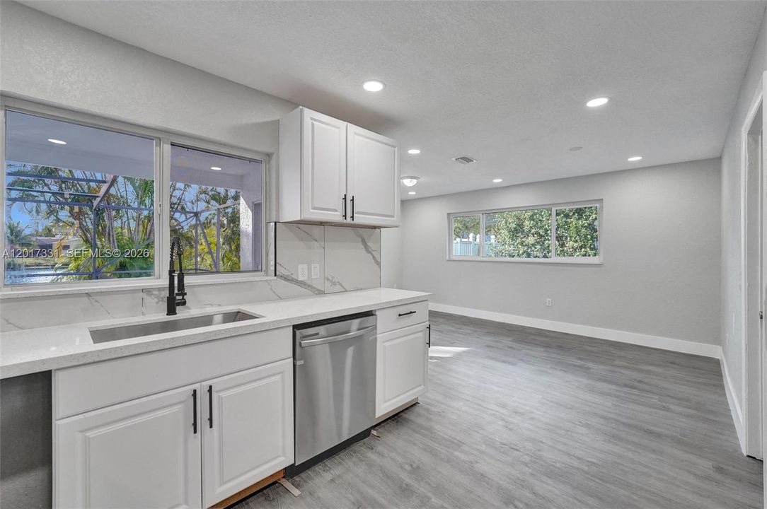 For Sale: $675,000 (3 beds, 2 baths, 1560 Square Feet)
