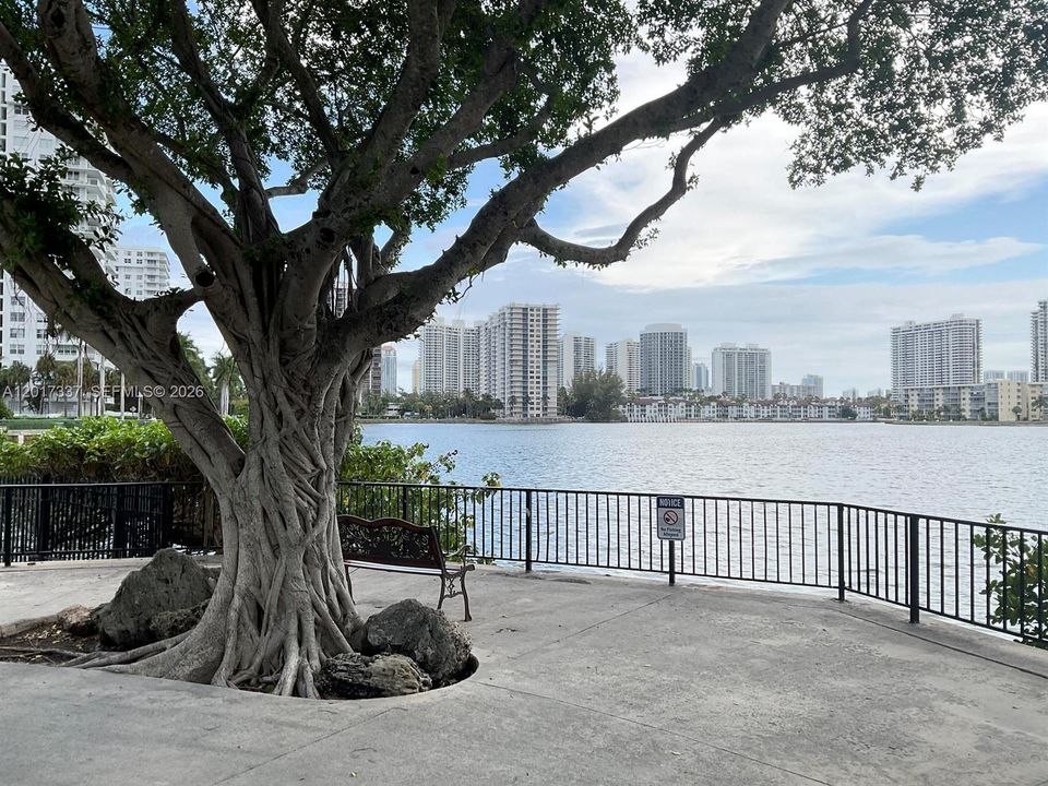 For Sale: $189,500 (2 beds, 2 baths, 1058 Square Feet)