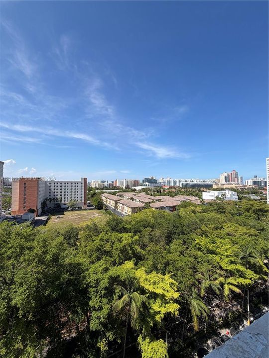 For Sale: $189,500 (2 beds, 2 baths, 1058 Square Feet)