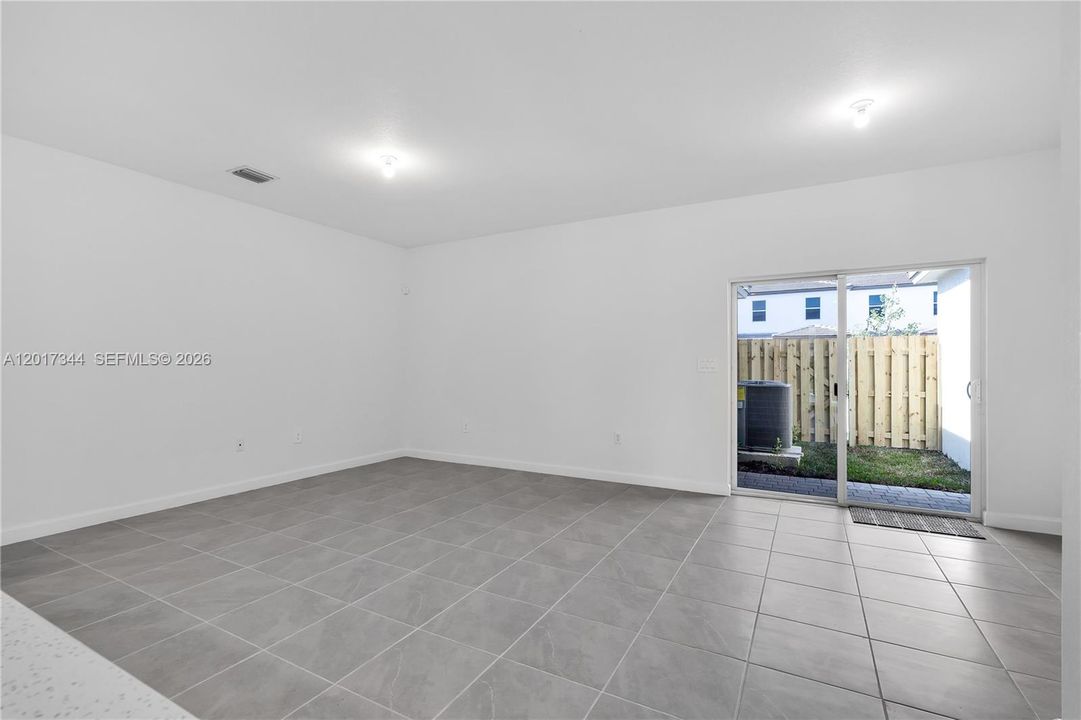 Recientemente alquilado: $2,750 (3 camas, 2 baños, 1460 Pies cuadrados)