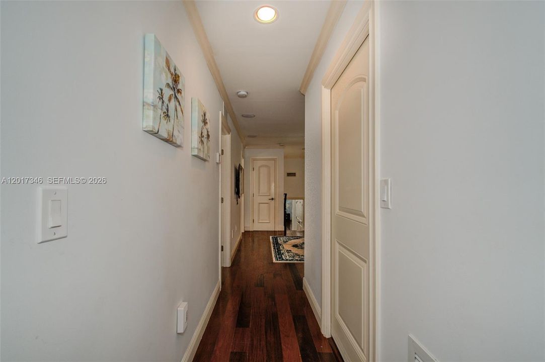 Activo con contrato: $17,000 (4 camas, 4 baños, 4048 Pies cuadrados)