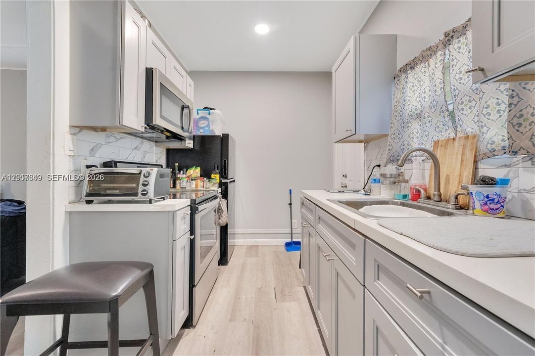 For Sale: $580,000 (0 beds, 0 baths, 1414 Square Feet)