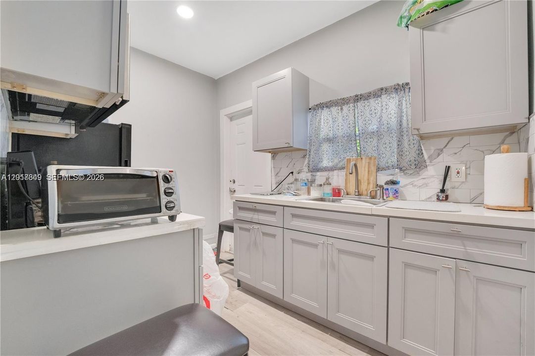 For Sale: $580,000 (0 beds, 0 baths, 1414 Square Feet)