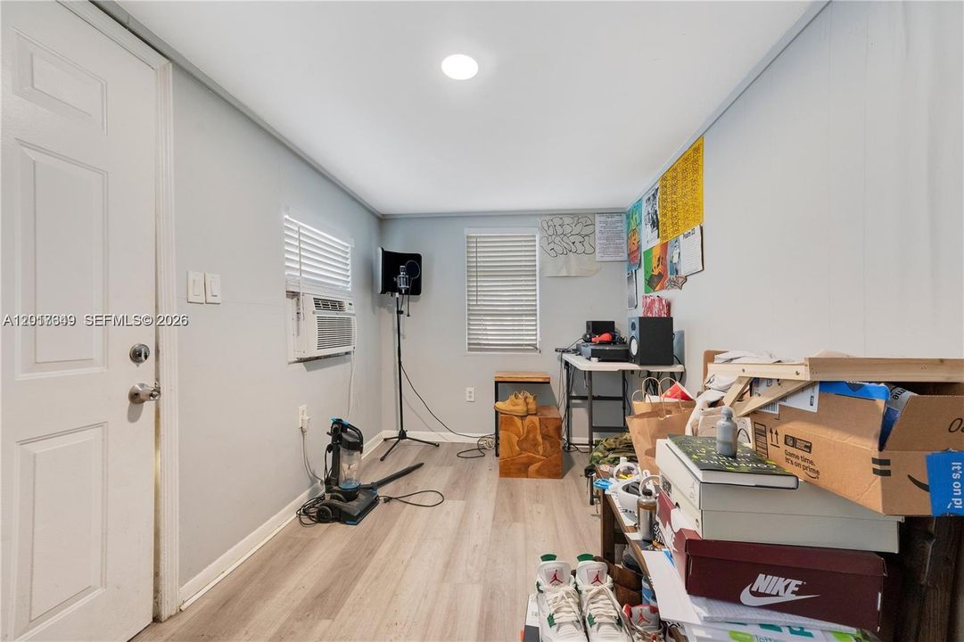 For Sale: $580,000 (0 beds, 0 baths, 1414 Square Feet)