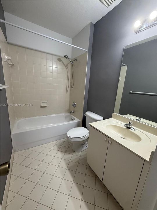 For Sale: $305,000 (2 beds, 2 baths, 1258 Square Feet)