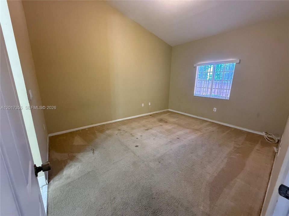 For Sale: $305,000 (2 beds, 2 baths, 1258 Square Feet)